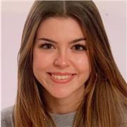 Profesora titulada en música y estudiante de filología hispánica ofrece clases particulares.